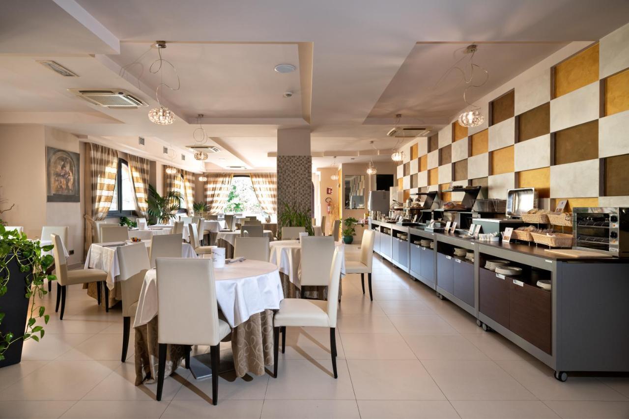 Hotel La Cartiera Vignola  Bagian luar foto