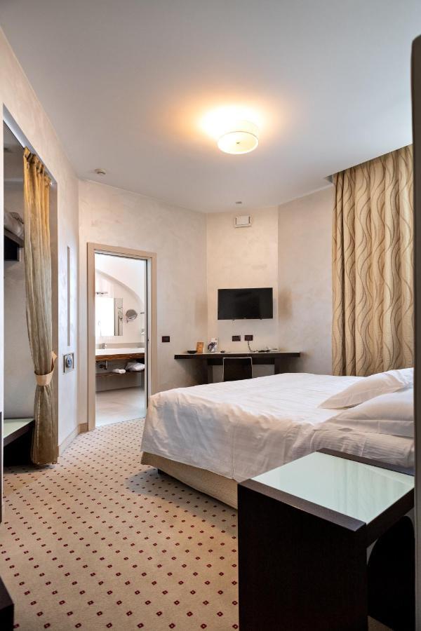 Hotel La Cartiera Vignola  Bagian luar foto