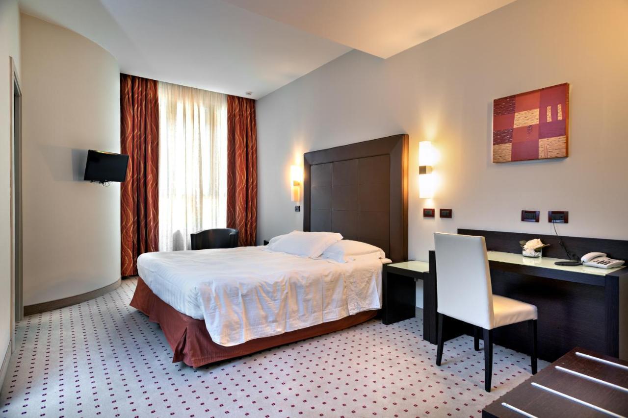 Hotel La Cartiera Vignola  Bagian luar foto