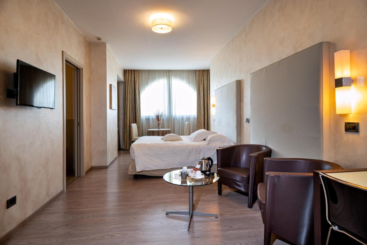 Hotel La Cartiera Vignola  Bagian luar foto